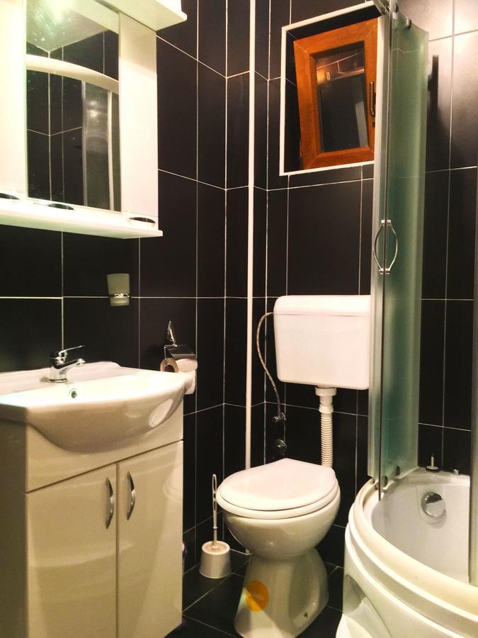 Apartments Lola Tivat Bagian luar foto