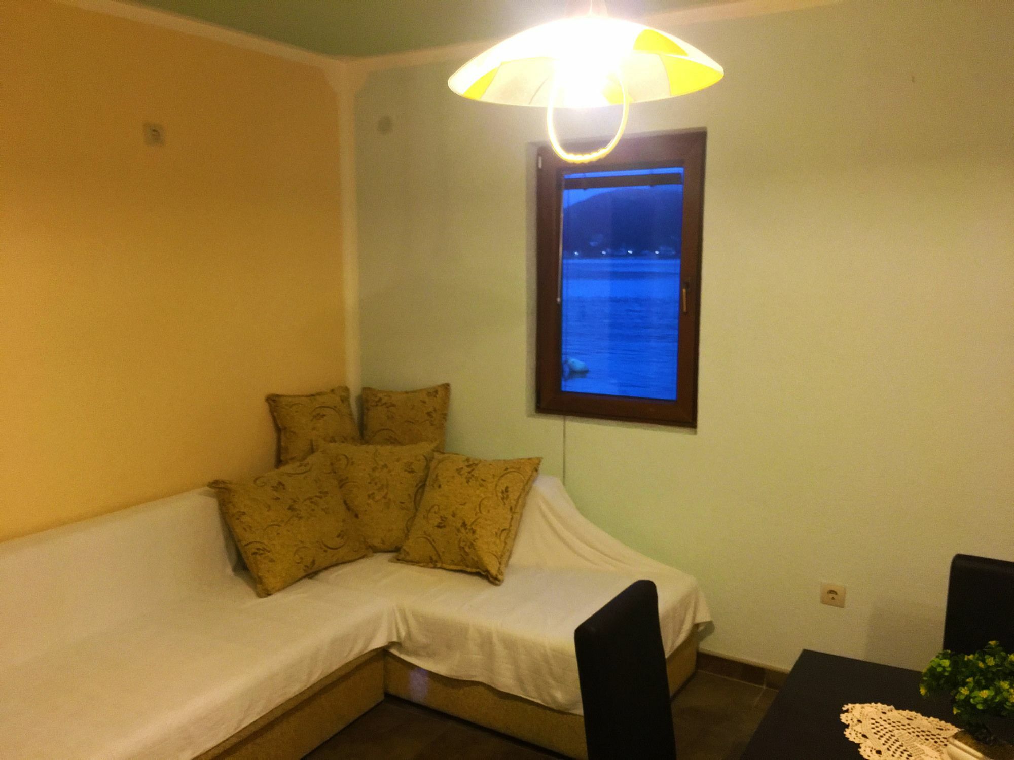 Apartments Lola Tivat Bagian luar foto